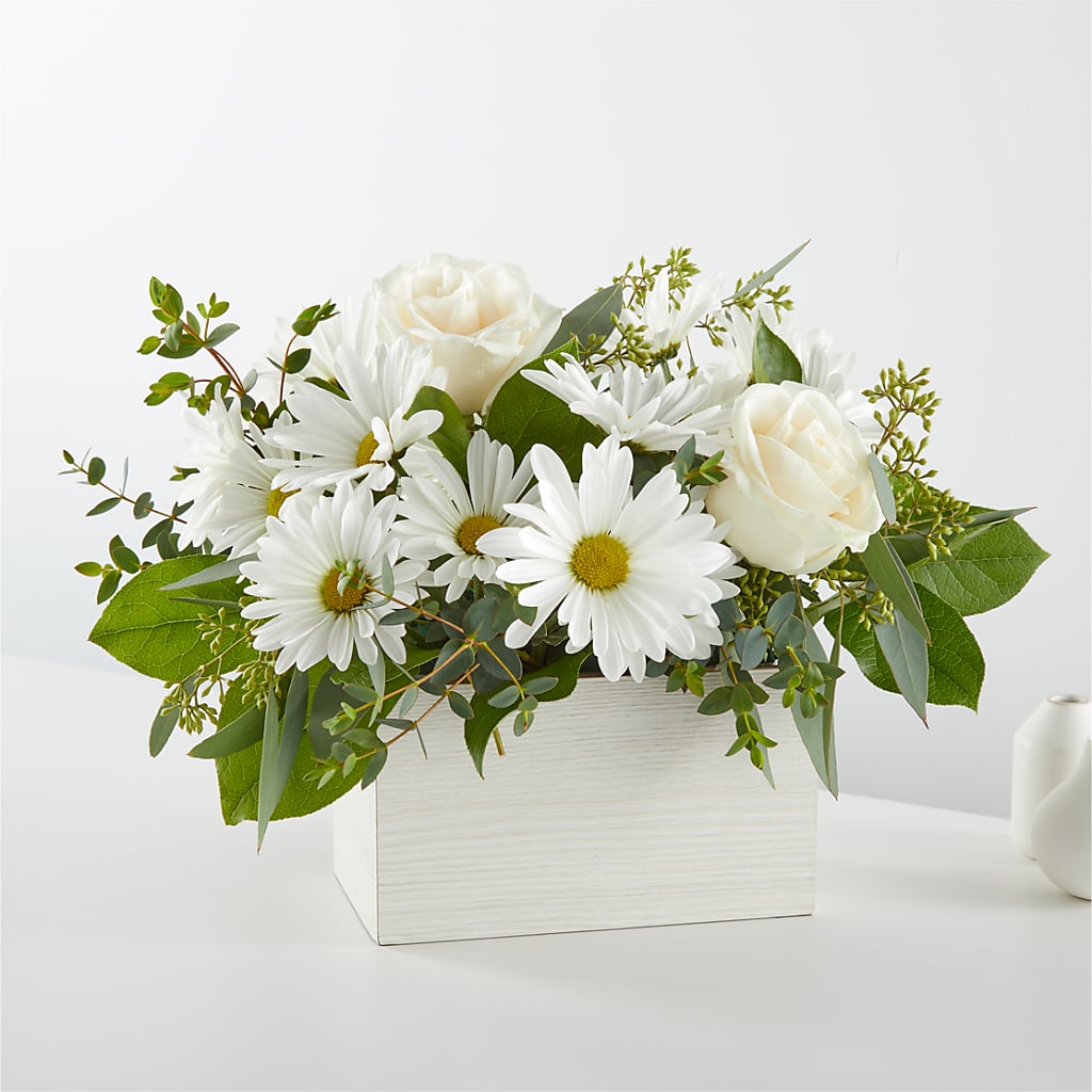 Fresh Linen Box Bouquet – Le Bloom Floral, Le Mars IA