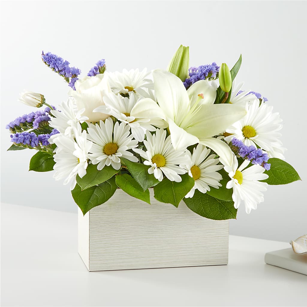 Beyond Blue Box Bouquet – Le Bloom Floral, Le Mars IA