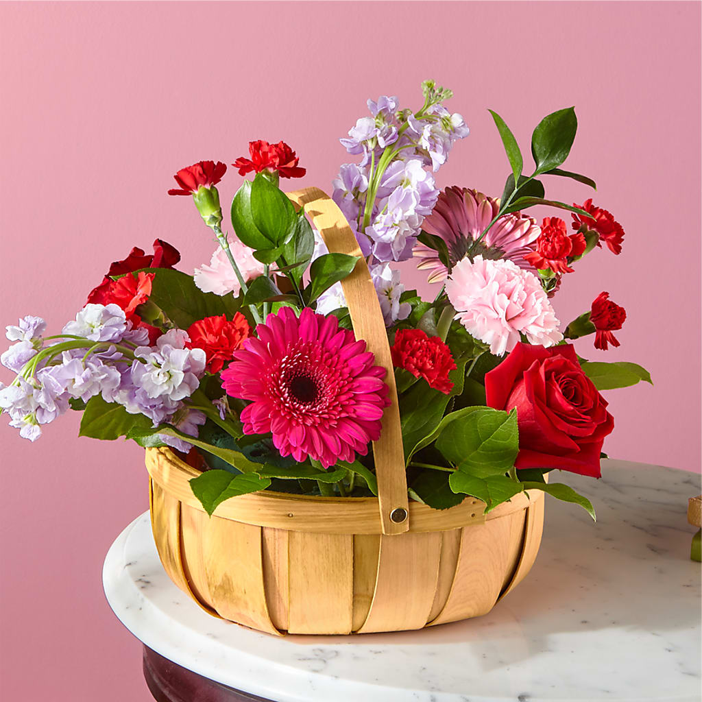 Pink Picnic Basket – Le Bloom Floral, Le Mars IA
