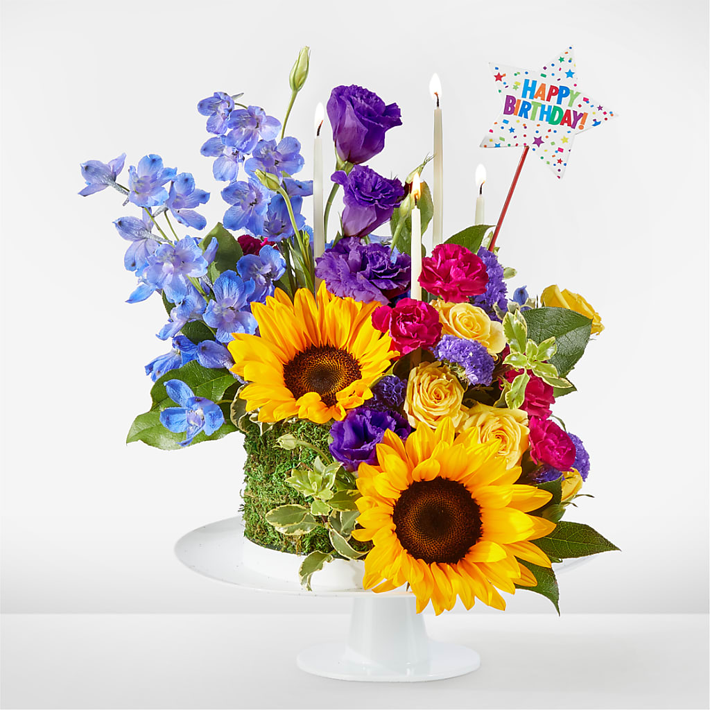 Star of the Day Floral Cake – Le Bloom Floral, Le Mars IA