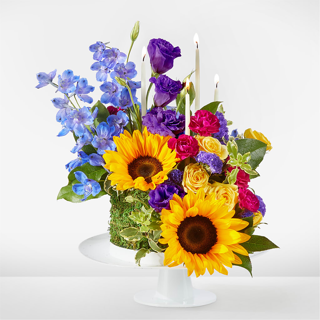 Star of the Day Floral Cake – Le Bloom Floral, Le Mars IA