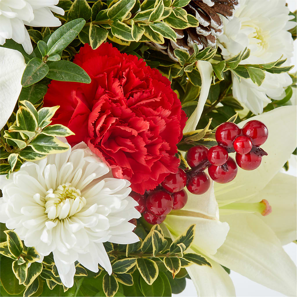 Festive Moments Tree –  Le Bloom Floral, Le Mars IA