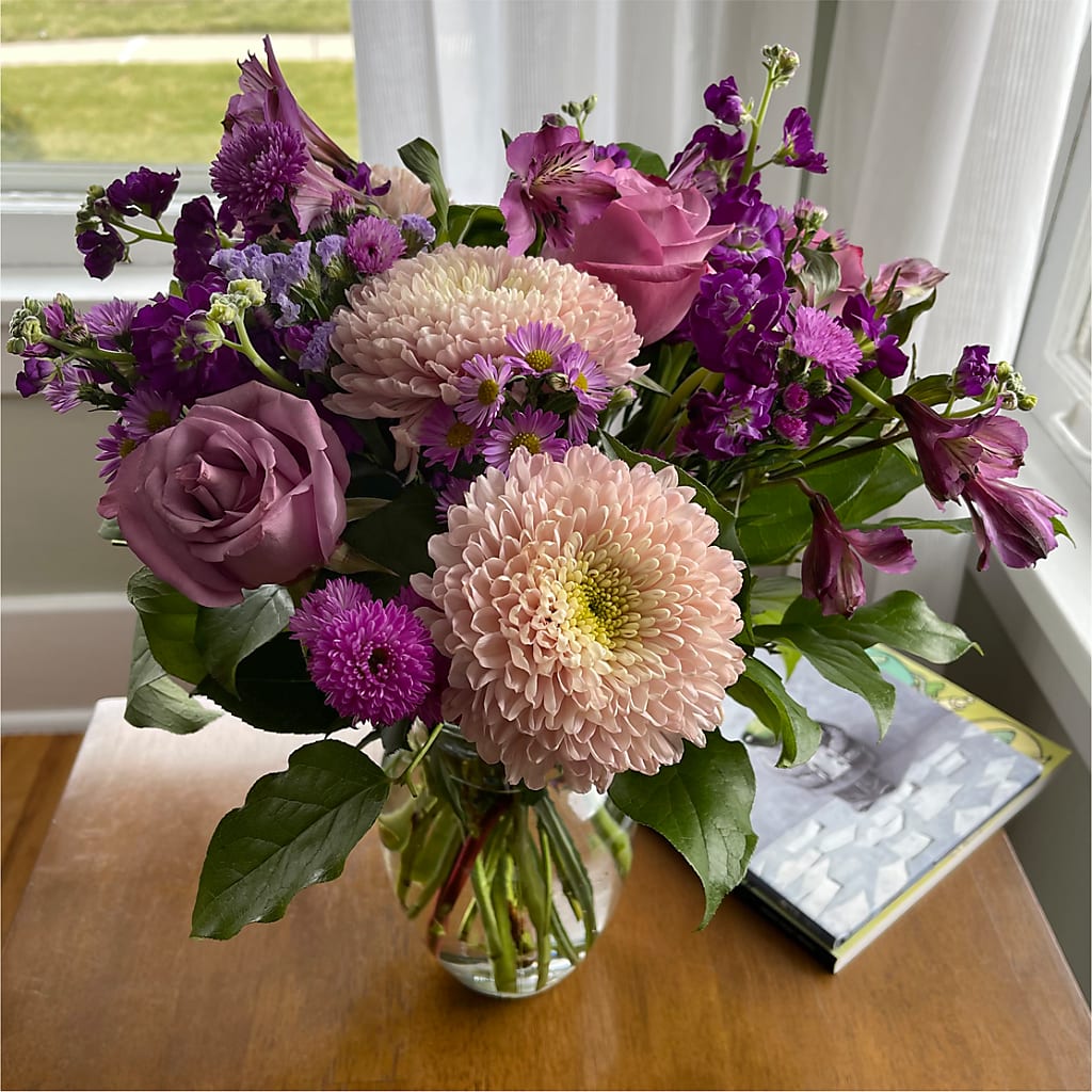 Ultraviolet Bouquet –  Le Bloom Floral, Le Mars IA