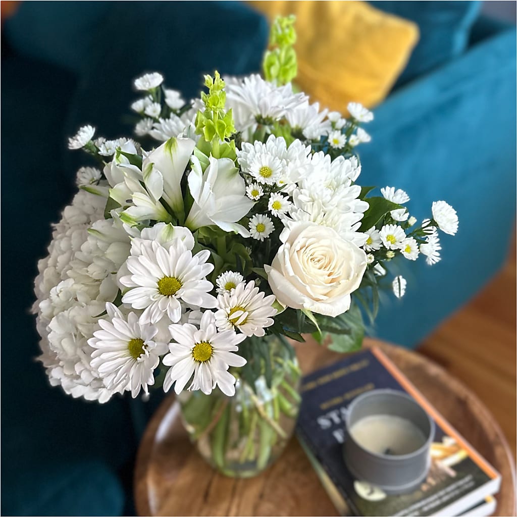 Classic Ivory – A Florist Original –  Le Bloom Floral, Le Mars IA