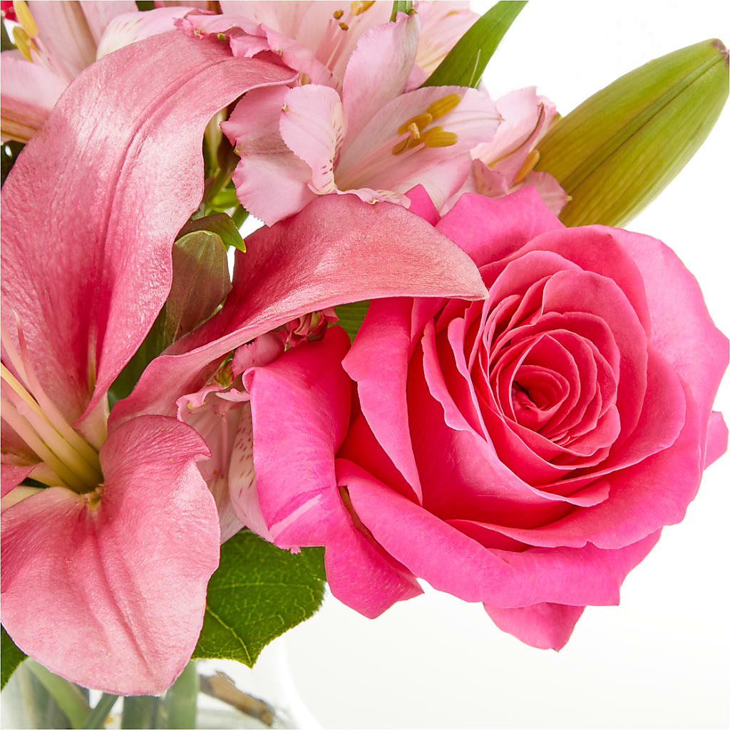 Lots of Love Bouquet –  Le Bloom Floral, Le Mars IA