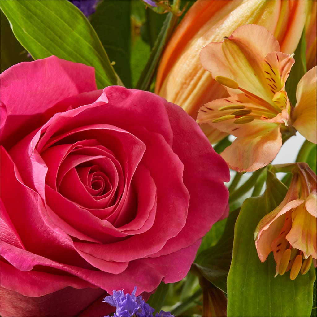 Joyful Bouquet –  Le Bloom Floral, Le Mars IA