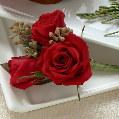 Red Spray Rose Boutonniere –  Le Bloom Floral, Le Mars IA