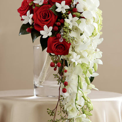 Here Comes the Bride Bouquet –  Le Bloom Floral, Le Mars IA