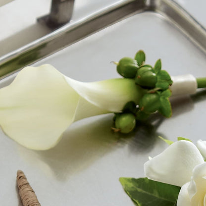 White Calla Boutonniere –  Le Bloom Floral, Le Mars IA
